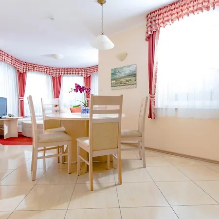 Del Mar Couette-café 4*