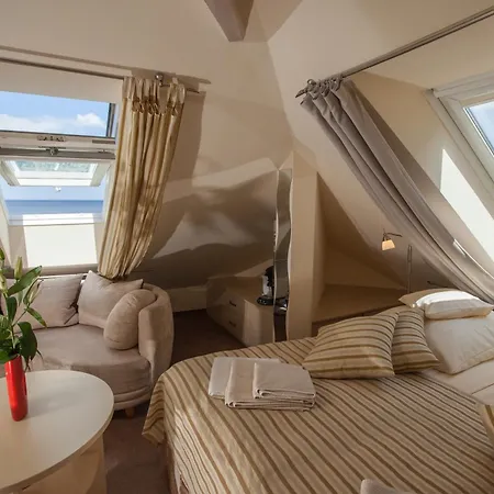 فندق مبيت وإفطار Del Mar نيخوجة