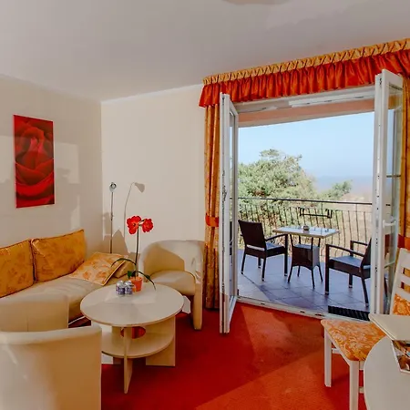 Del Mar Bed & Breakfast 4*